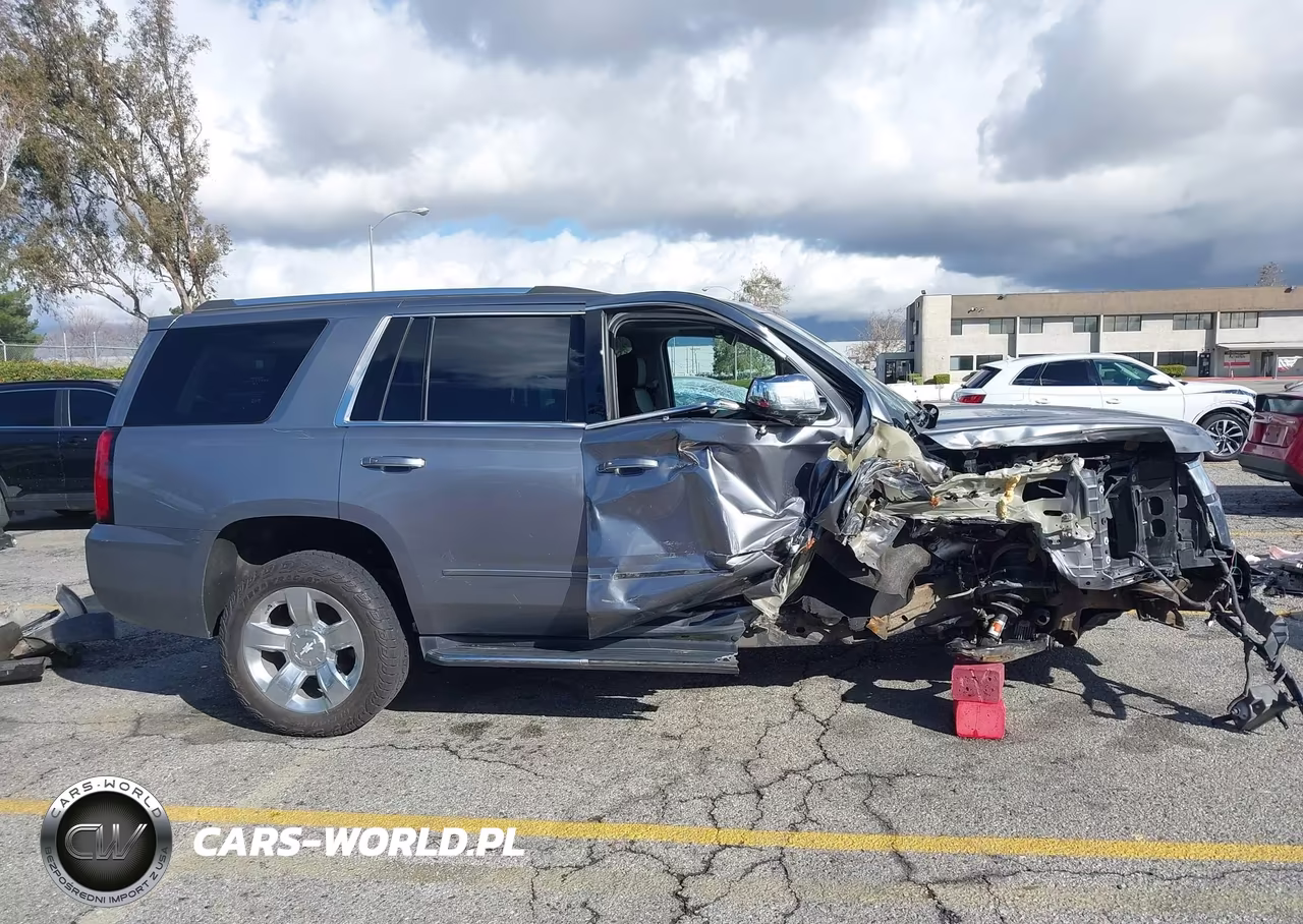 2018 Chevrolet Tahoe Premier VIN:1GNSKCKC4JR348593 - 14