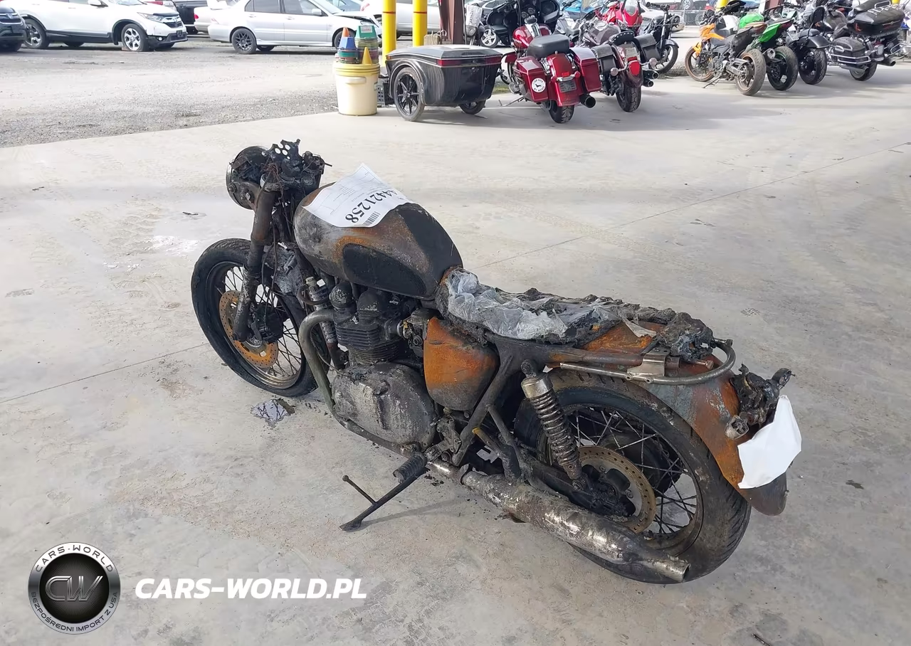2001 Triumph Motorcycle Bonneville VIN:SMT900HN11J128297 - 3
