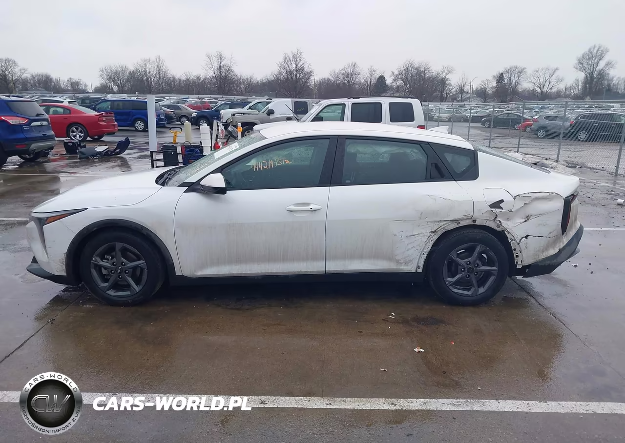 2025 Kia K4 Lxs VIN:3KPFT4DE2SE017603 - 14