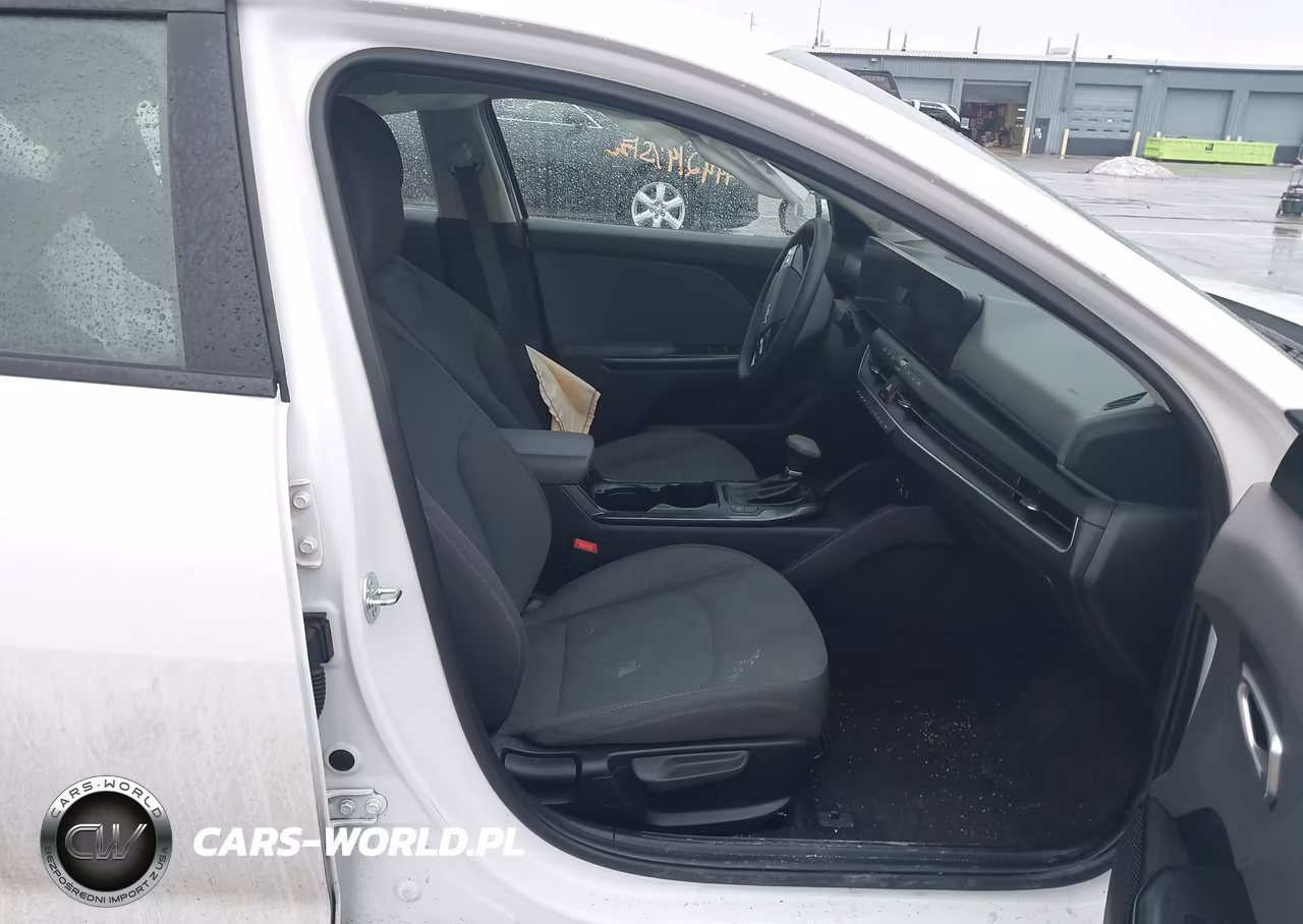 2025 Kia K4 Lxs VIN:3KPFT4DE2SE017603 - 5