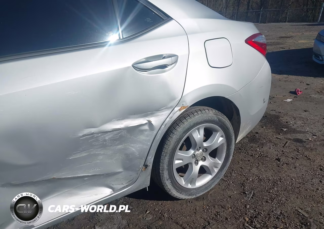 2015 Toyota Corolla L VIN:2T1BURHE0FC365083 - 6