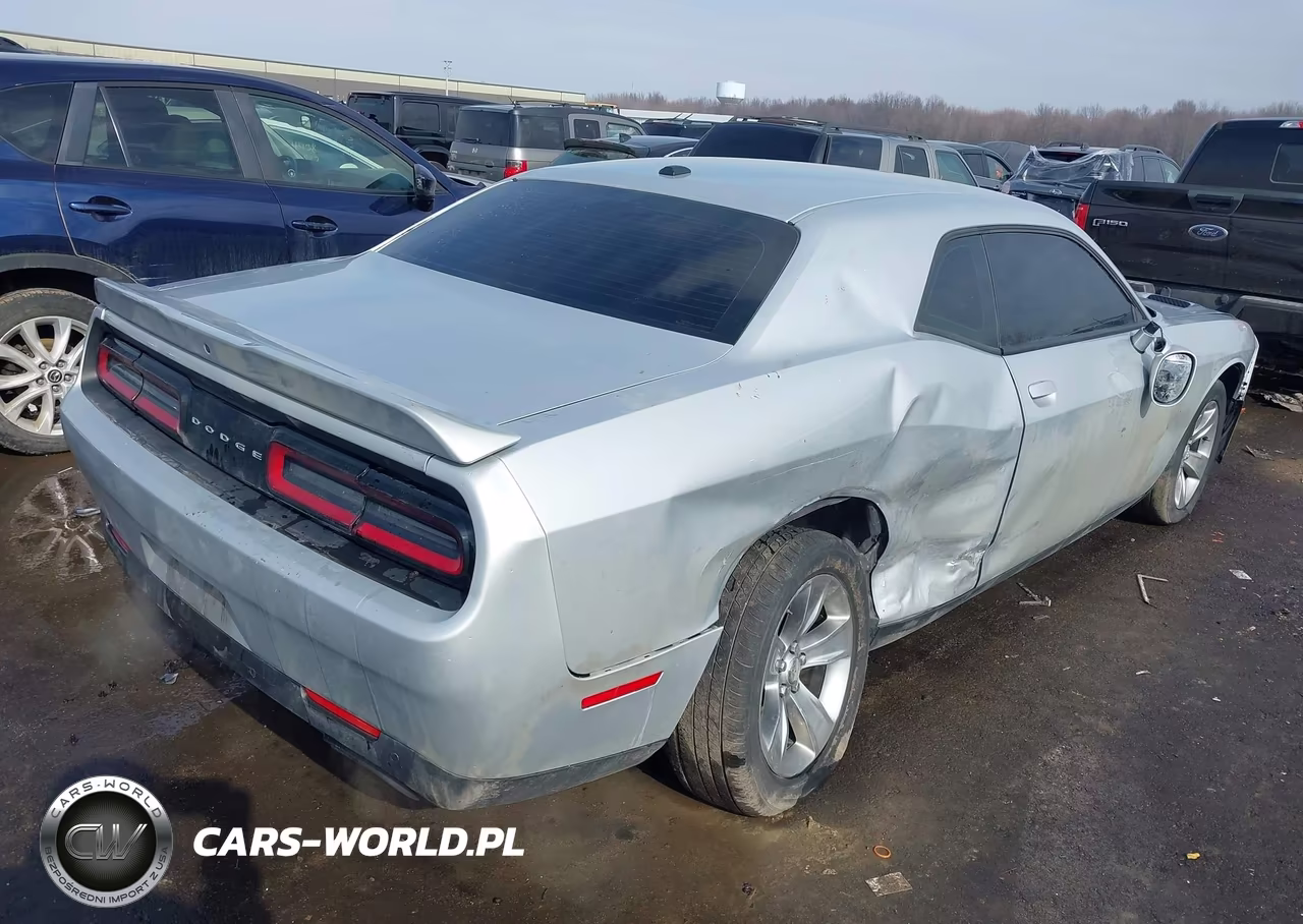 2021 Dodge Challenger Sxt VIN:2C3CDZAG7MH623204 - 4