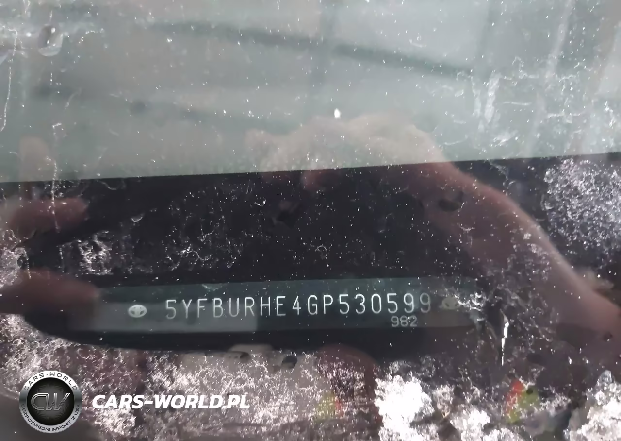2016 Toyota Corolla S Plus VIN:5YFBURHE4GP530599 - 9