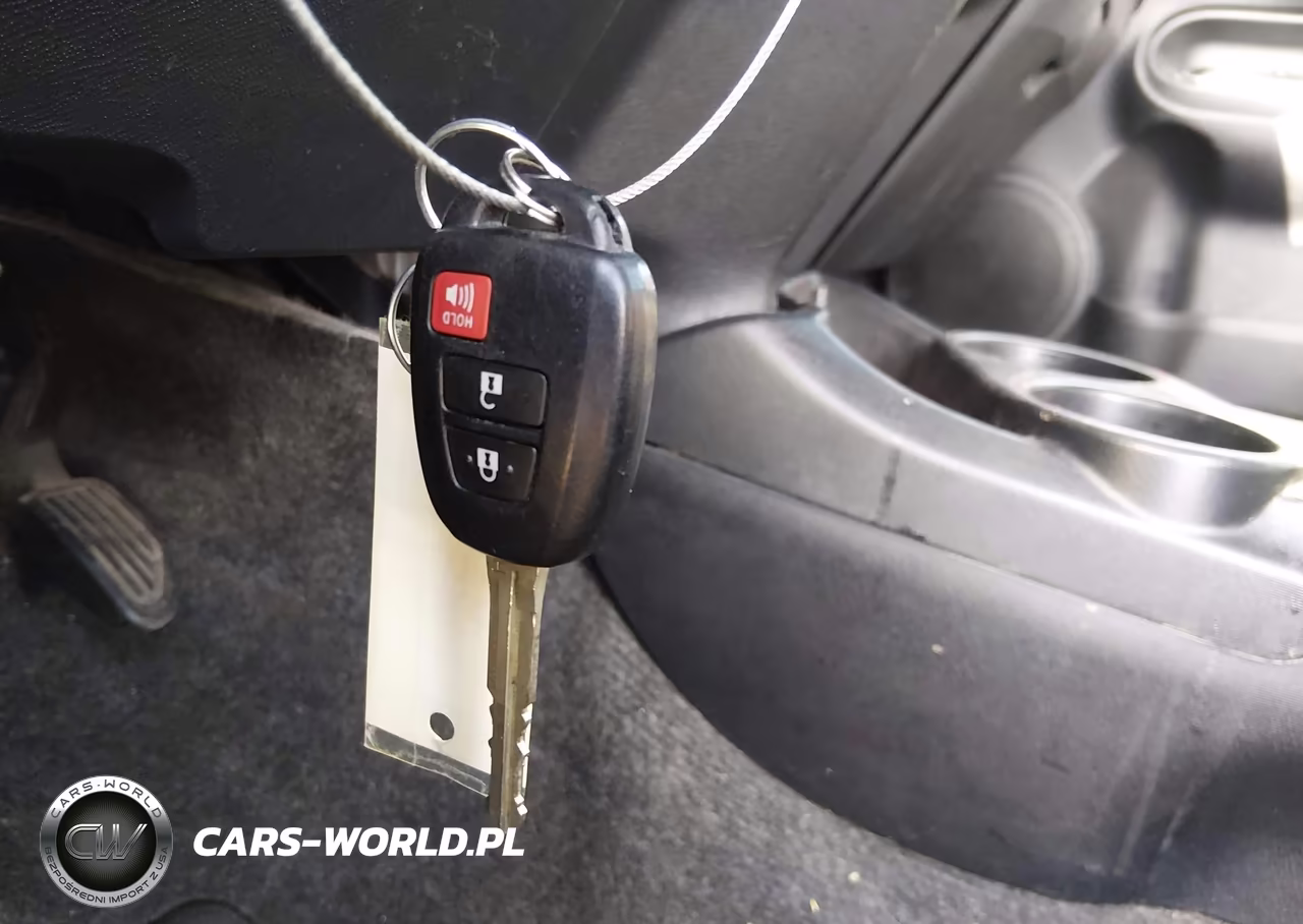 2016 Toyota Prius C Two VIN:JTDKDTB36G1120430 - 11
