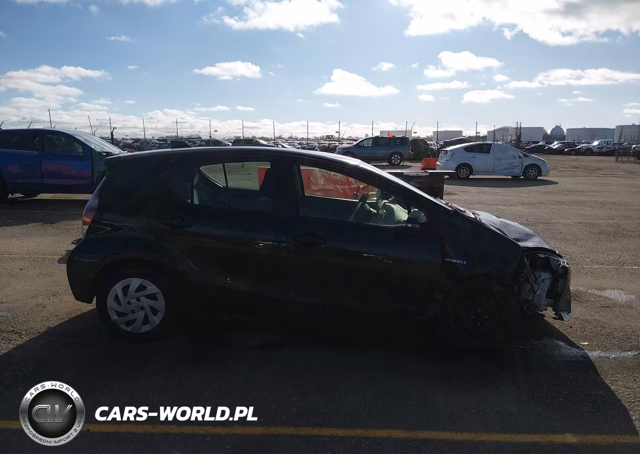 2016 Toyota Prius C Two VIN:JTDKDTB36G1120430 - 14