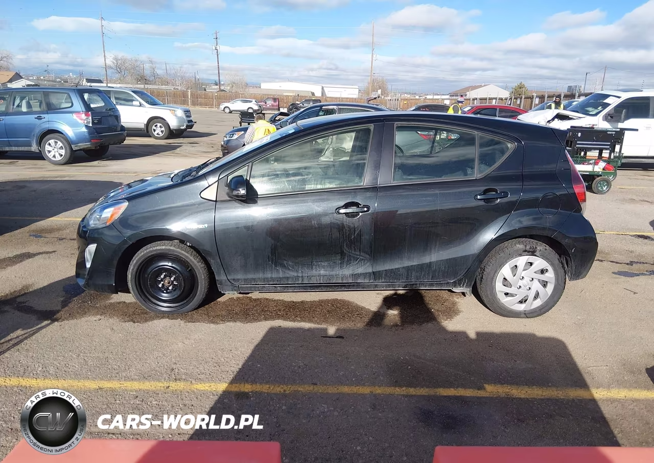 2016 Toyota Prius C Two VIN:JTDKDTB36G1120430 - 15