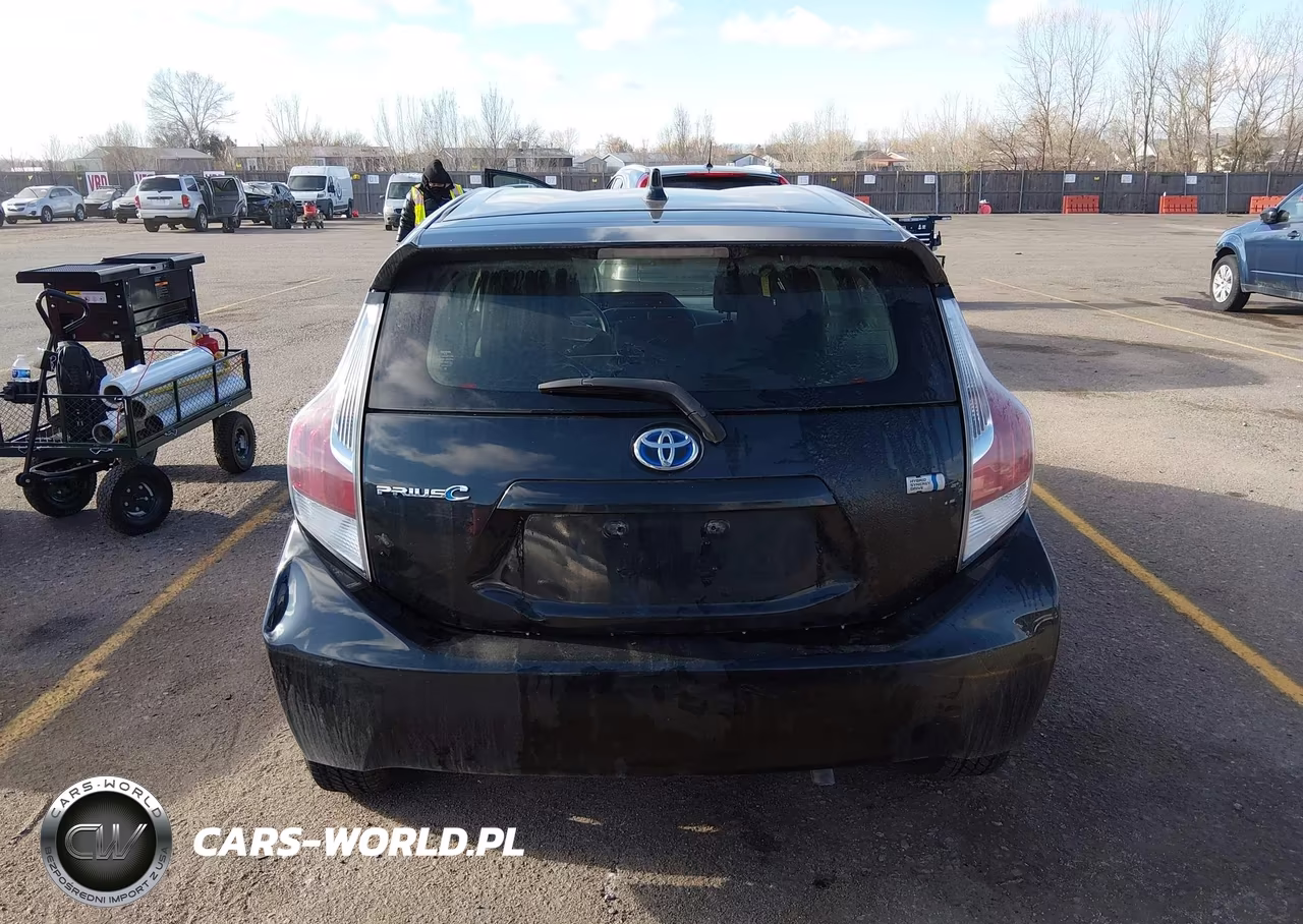 2016 Toyota Prius C Two VIN:JTDKDTB36G1120430 - 17