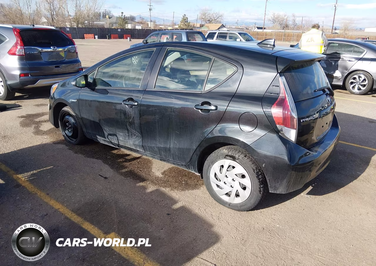 2016 Toyota Prius C Two VIN:JTDKDTB36G1120430 - 3