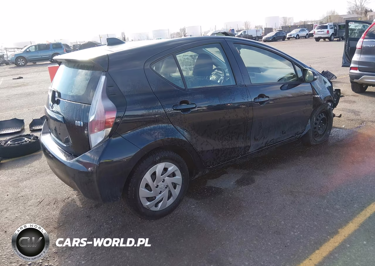 2016 Toyota Prius C Two VIN:JTDKDTB36G1120430 - 4