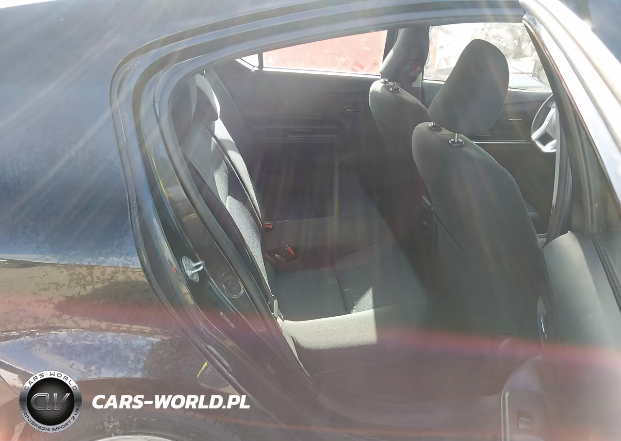 2016 Toyota Prius C Two VIN:JTDKDTB36G1120430 - 8