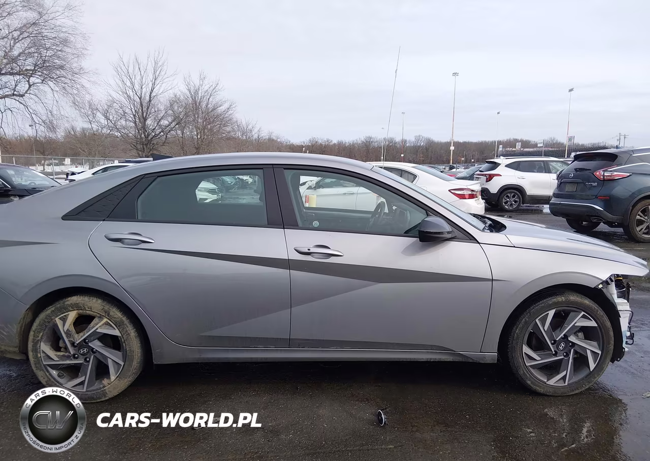 2025 Hyundai Elantra Sel Sport VIN:KMHLM4DG4SU874892 - 13