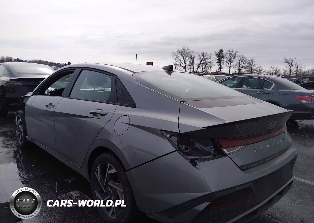 2025 Hyundai Elantra Sel Sport VIN:KMHLM4DG4SU874892 - 3