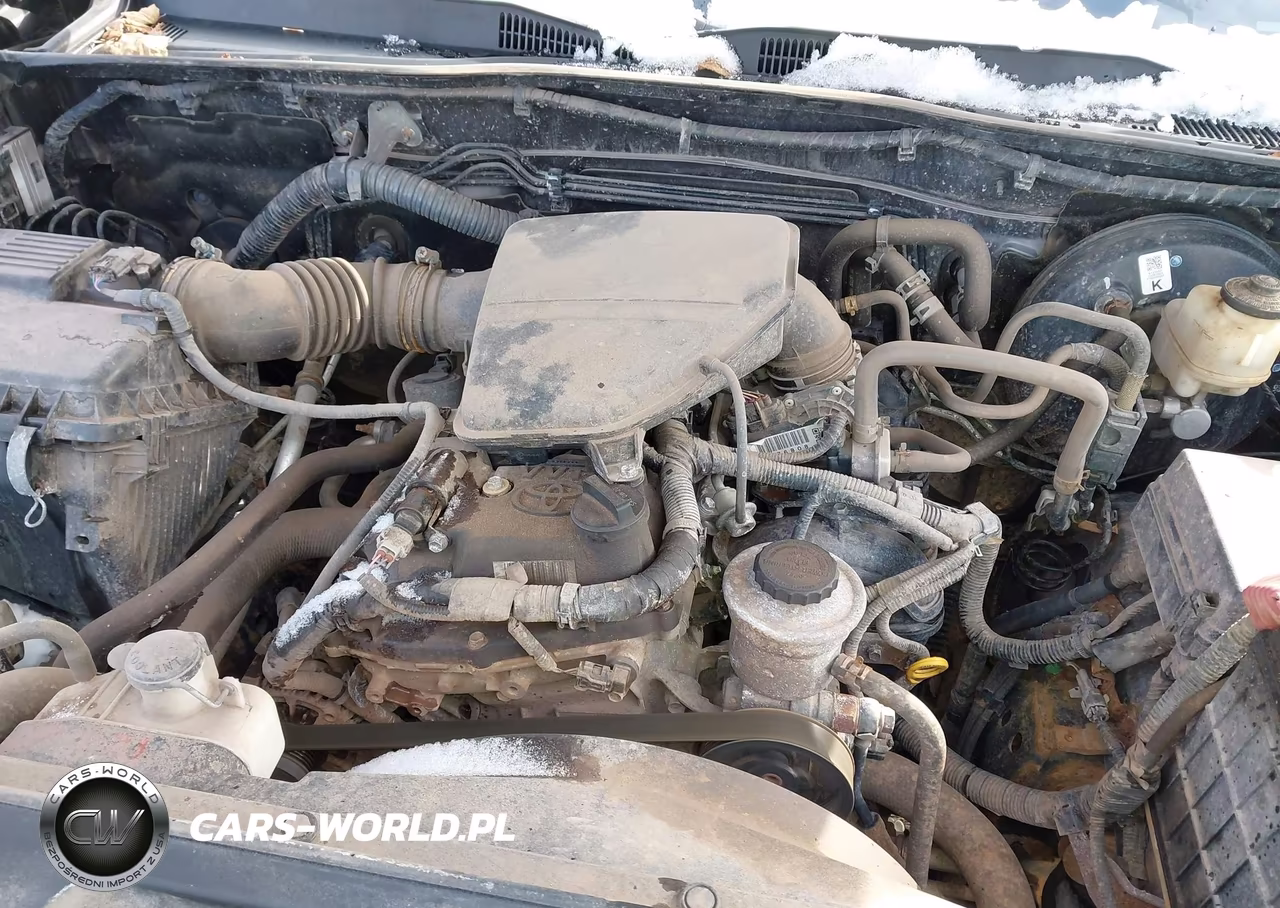 2018 Toyota Tacoma Sr VIN:5TFSX5EN9JX058168 - 10