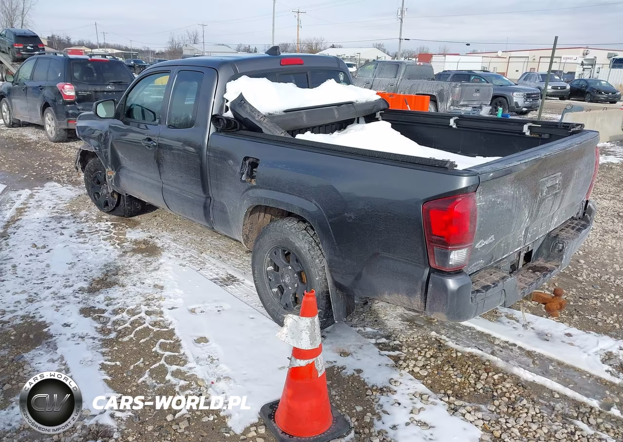 2018 Toyota Tacoma Sr VIN:5TFSX5EN9JX058168 - 3