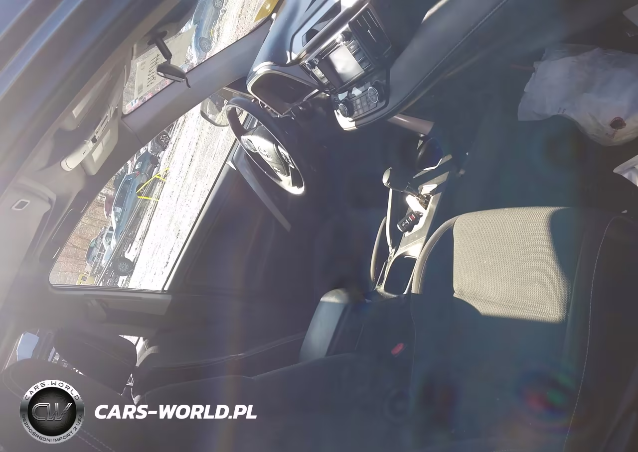 2018 Toyota Rav4 Xle VIN:JTMRFREV7JD224780 - 5