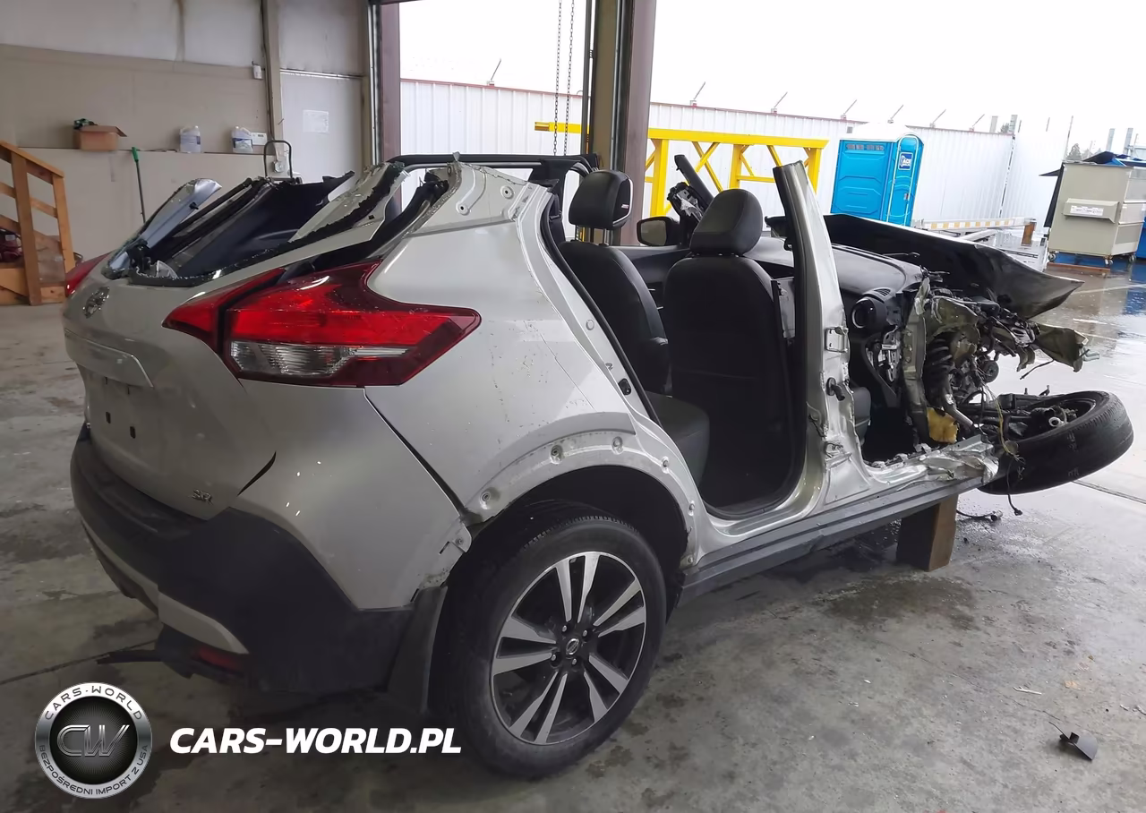 2019 Nissan Kicks Sr VIN:3N1CP5CU9KL521991 - 4