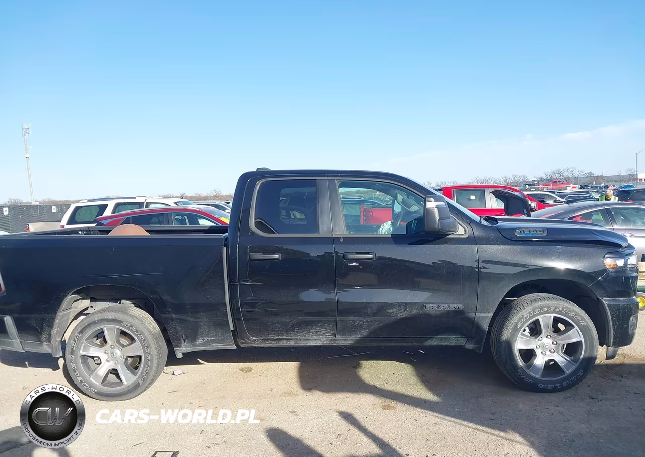 2025 Ram 1500 Tradesman 4X4 6'4 Box VIN:1C6RRFCG8SN669803 - 13