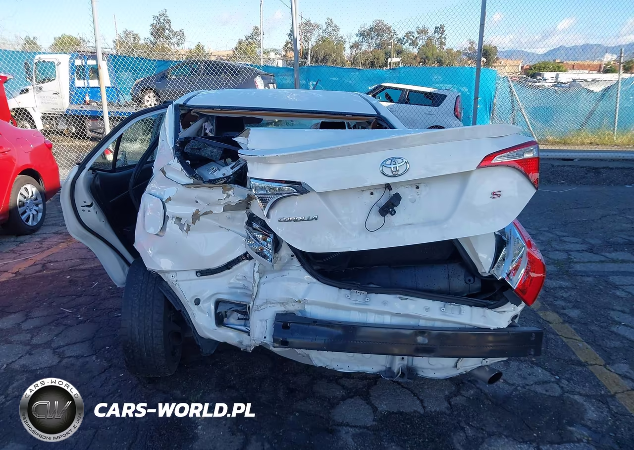2015 Toyota Corolla S Plus VIN:5YFBURHE7FP258063 - 17