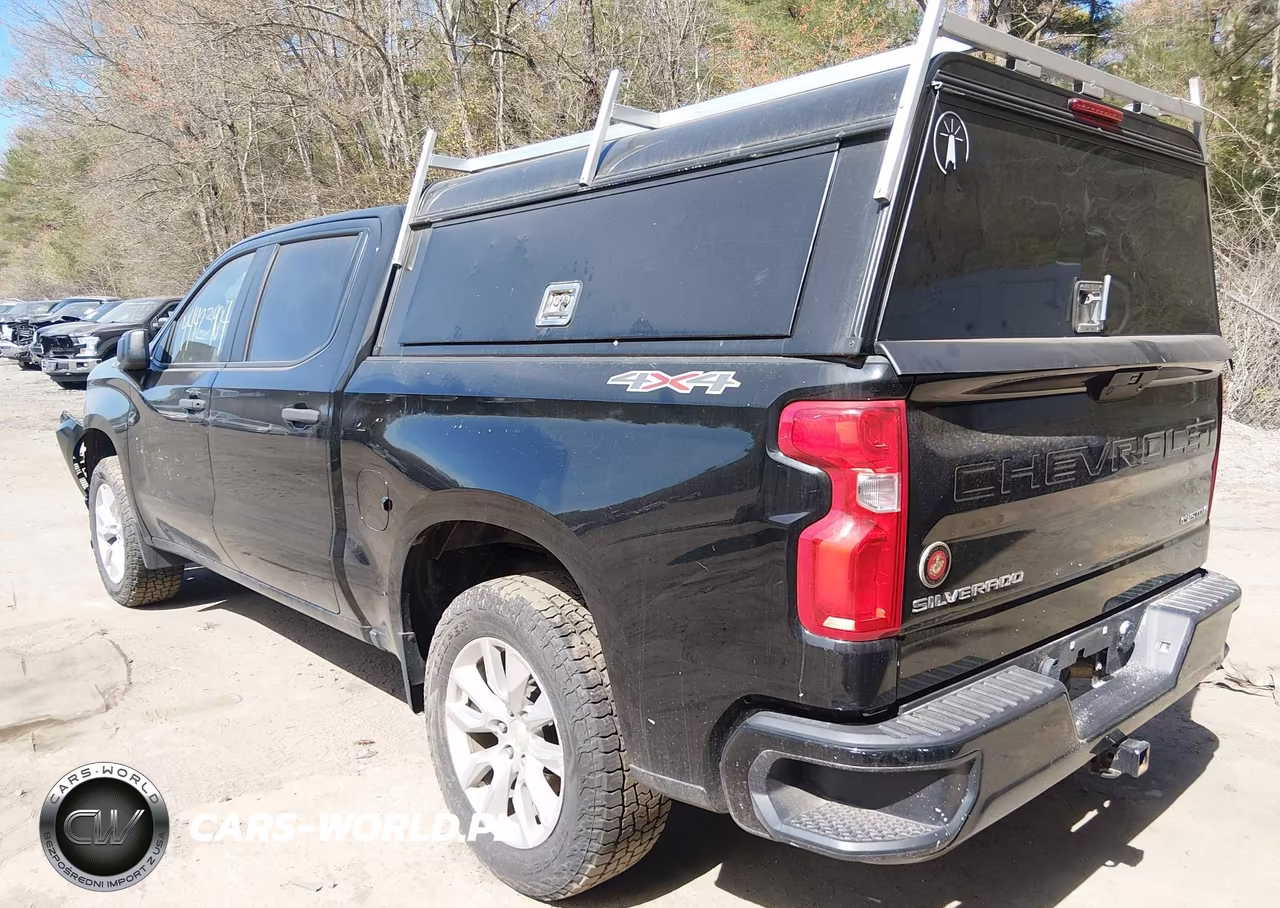 2021 Chevrolet Silverado 1500 4Wd Short Bed Custom VIN:3GCPYBEKXMG283960 - 3