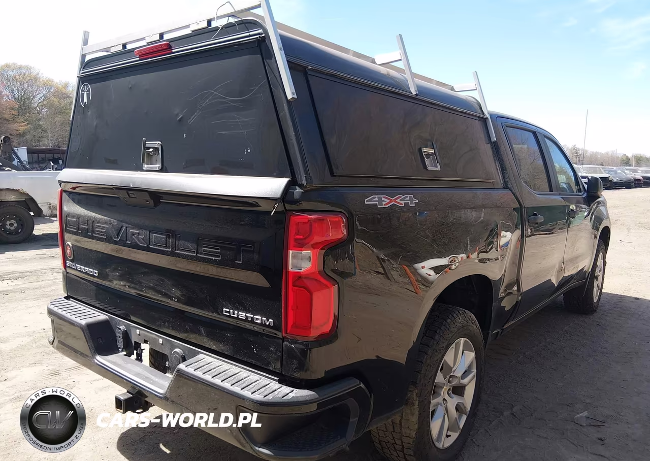 2021 Chevrolet Silverado 1500 4Wd Short Bed Custom VIN:3GCPYBEKXMG283960 - 4
