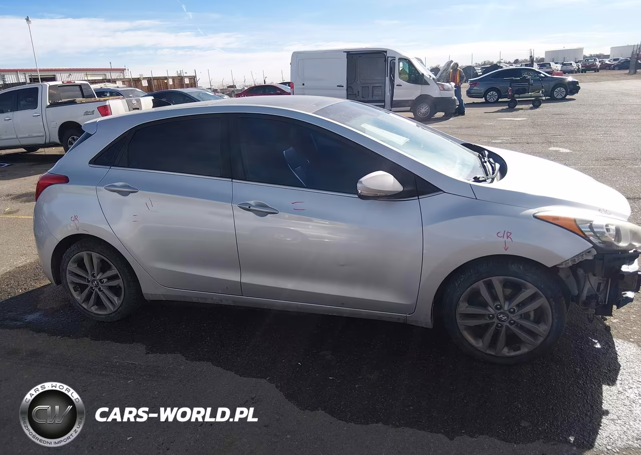 2017 Hyundai Elantra Gt VIN:KMHD35LH0HU358318 - 4