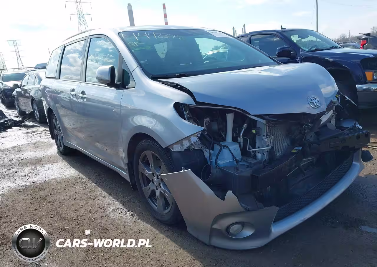 2017 Toyota Sienna Se 8 Passenger