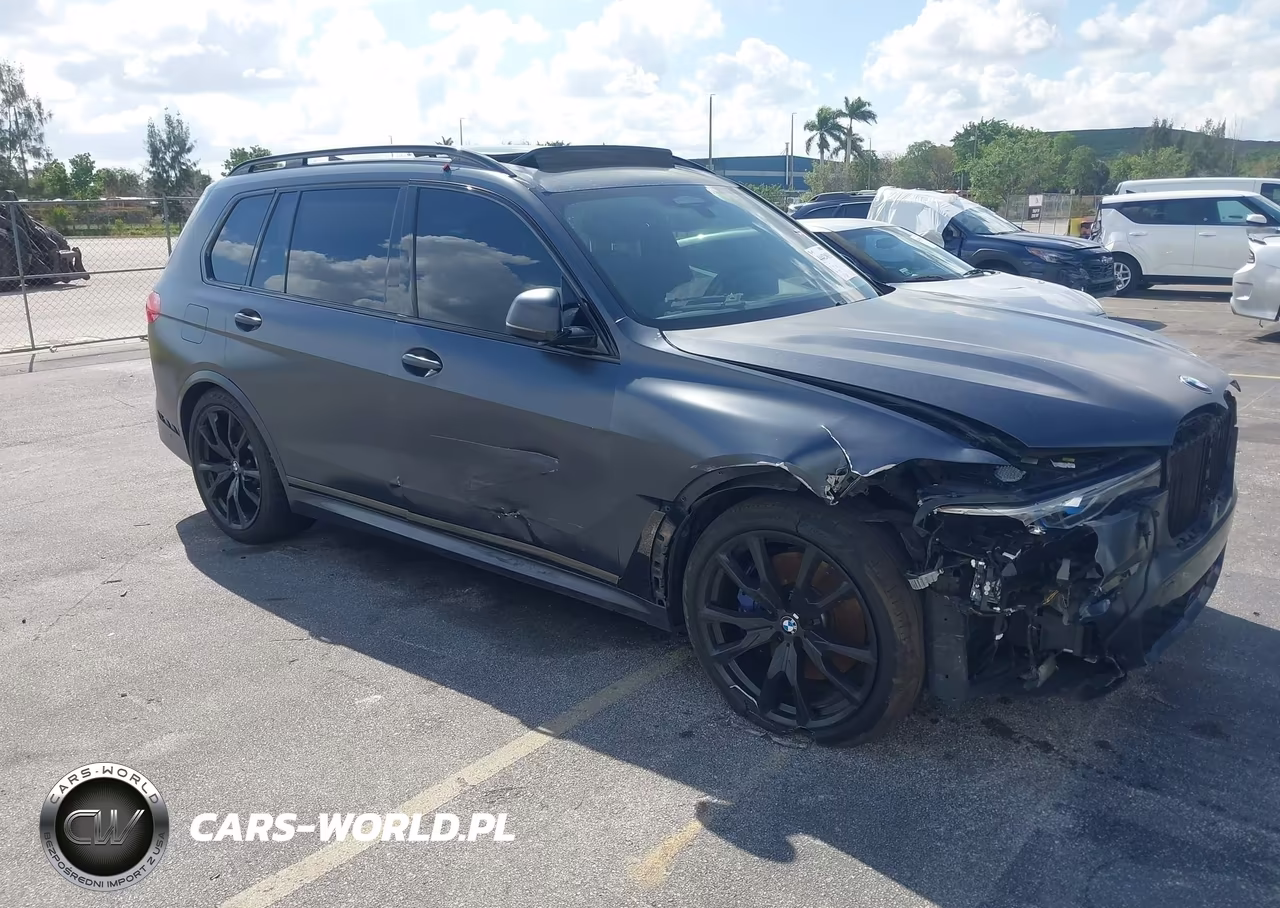 2021 BMW X7 M50I