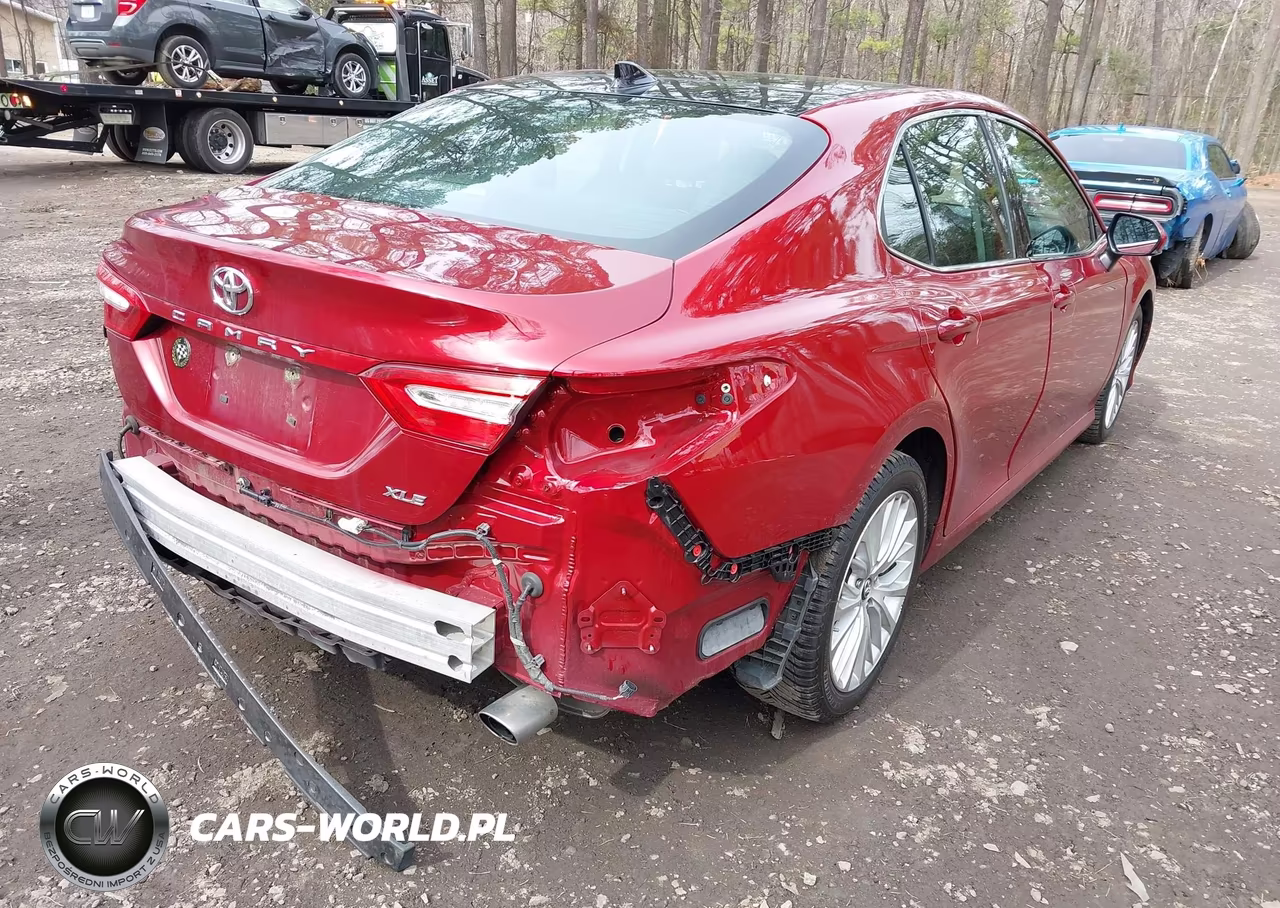 2019 Toyota Camry Xle VIN:4T1B11HKXKU824421 - 4