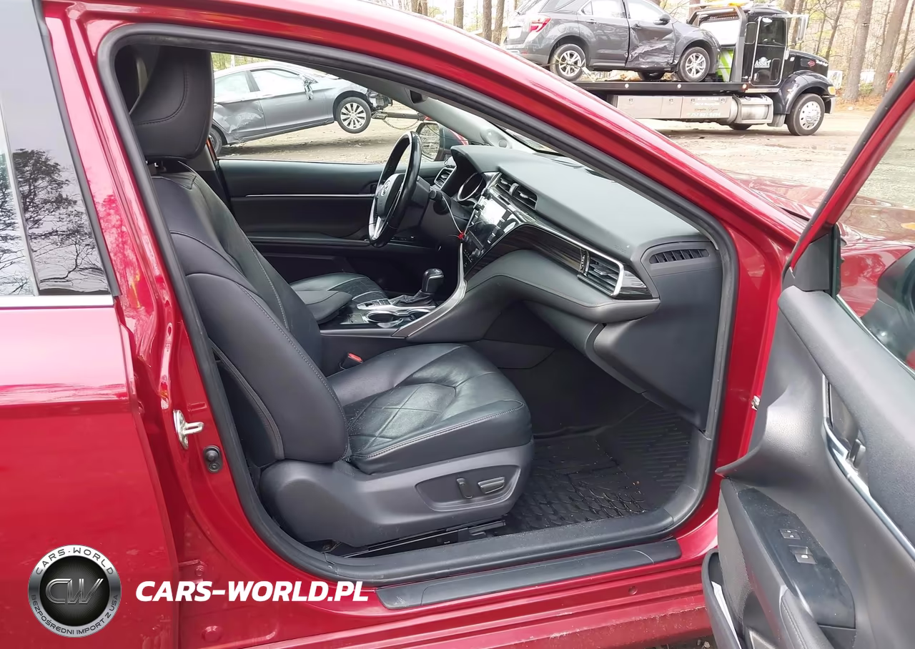 2019 Toyota Camry Xle VIN:4T1B11HKXKU824421 - 5