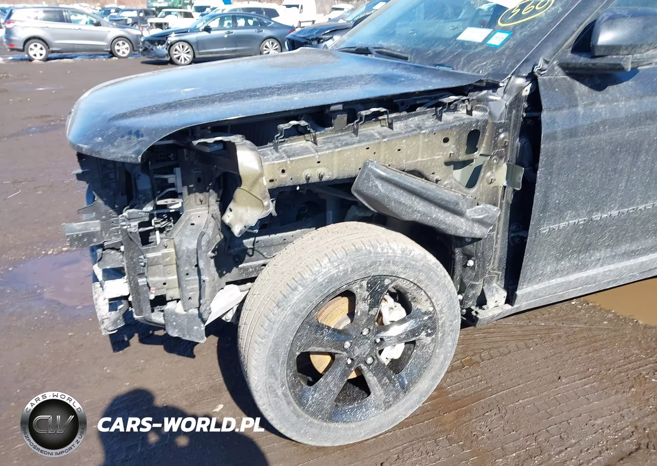 2023 Jeep Grand Cherokee Limited 4X4 VIN:1C4RJHBG6PC579064 - 6