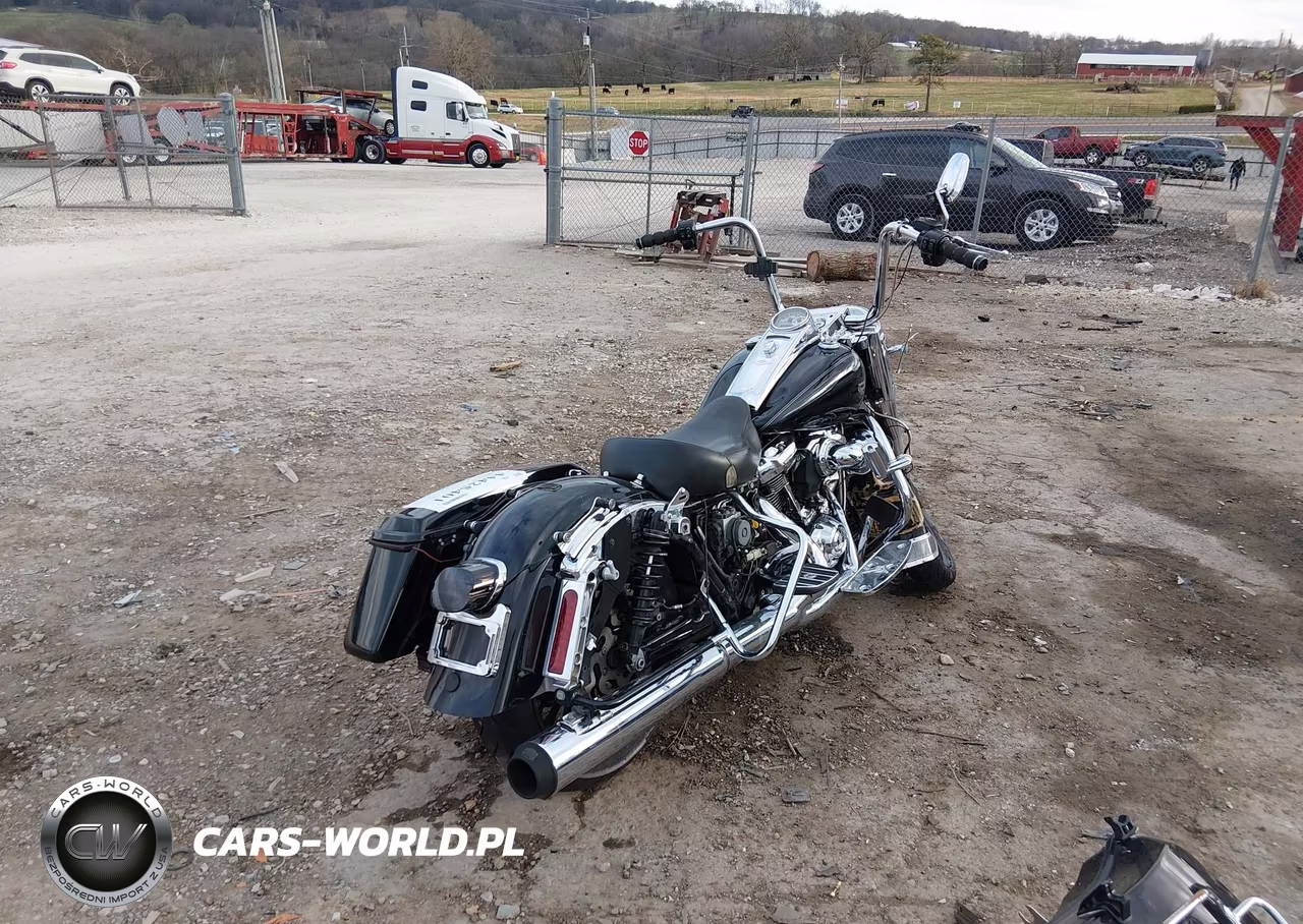 2017 Harley-Davidson Flhr Road King VIN:1HD1FBC13HB610024 - 4