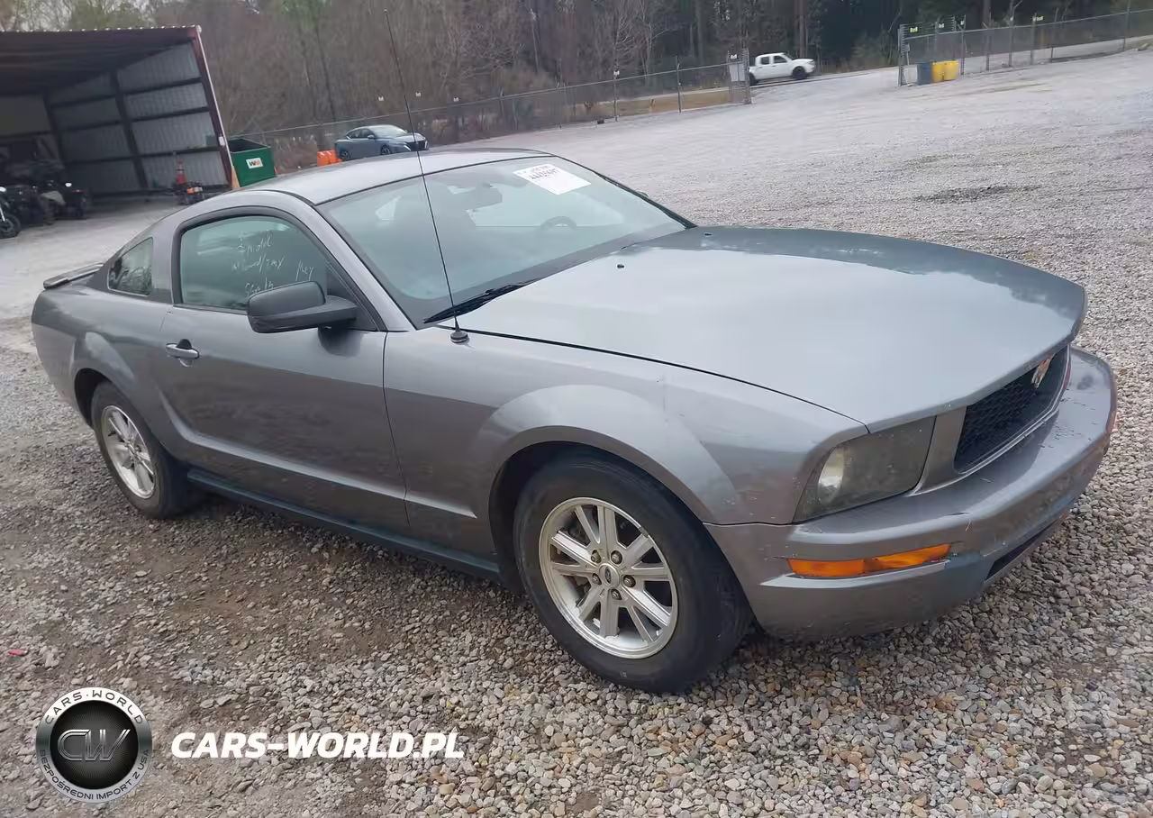 2007 Ford Mustang V6 Deluxe-V6 Premium