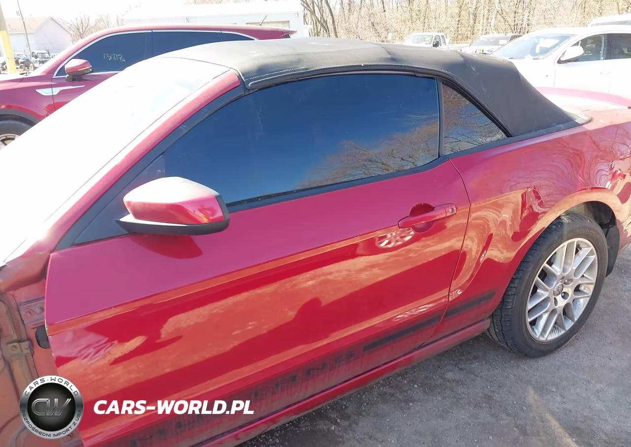 2013 Ford Mustang V6 Premium VIN:1ZVBP8EM0D5235518 - 15