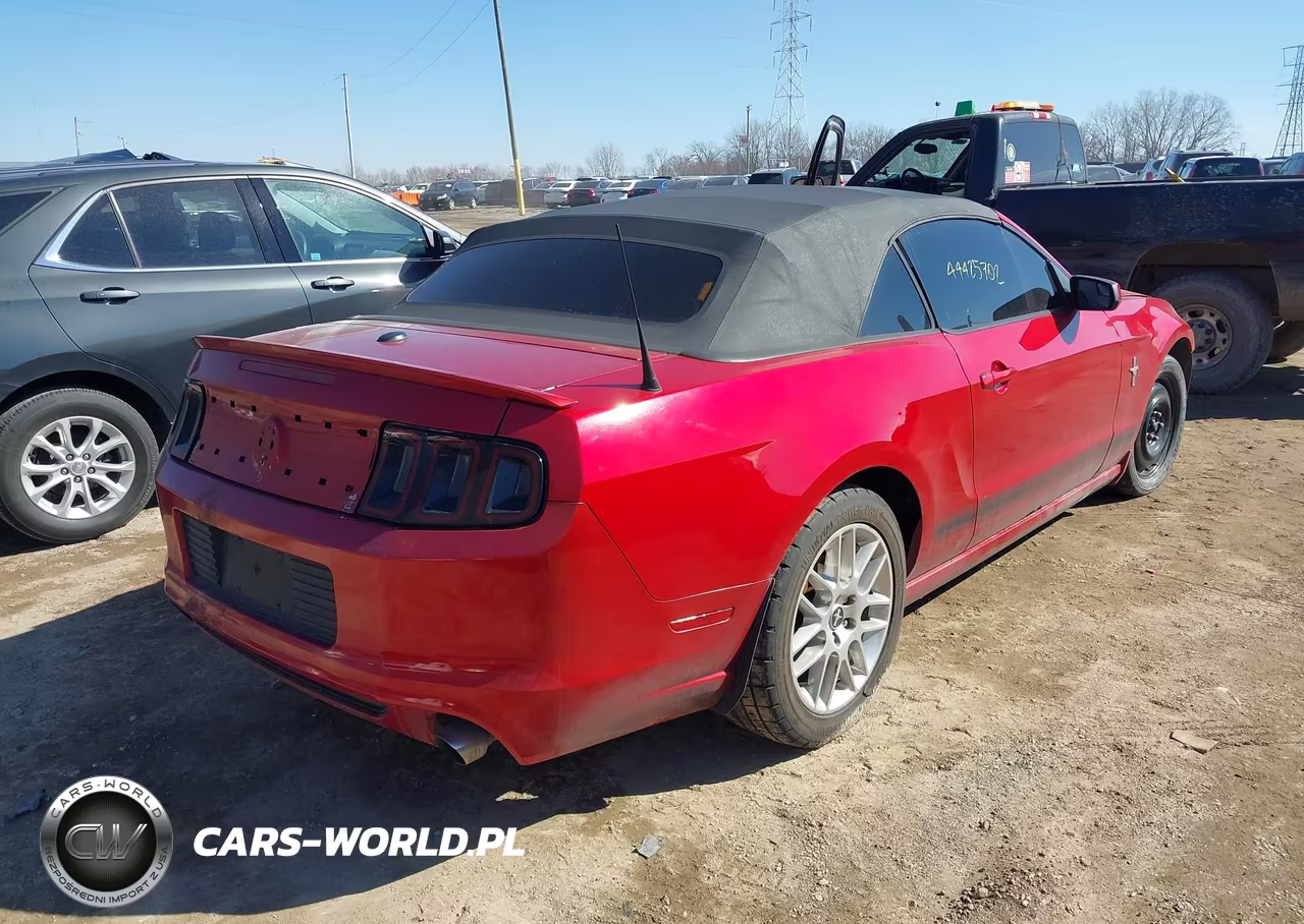 2013 Ford Mustang V6 Premium VIN:1ZVBP8EM0D5235518 - 4