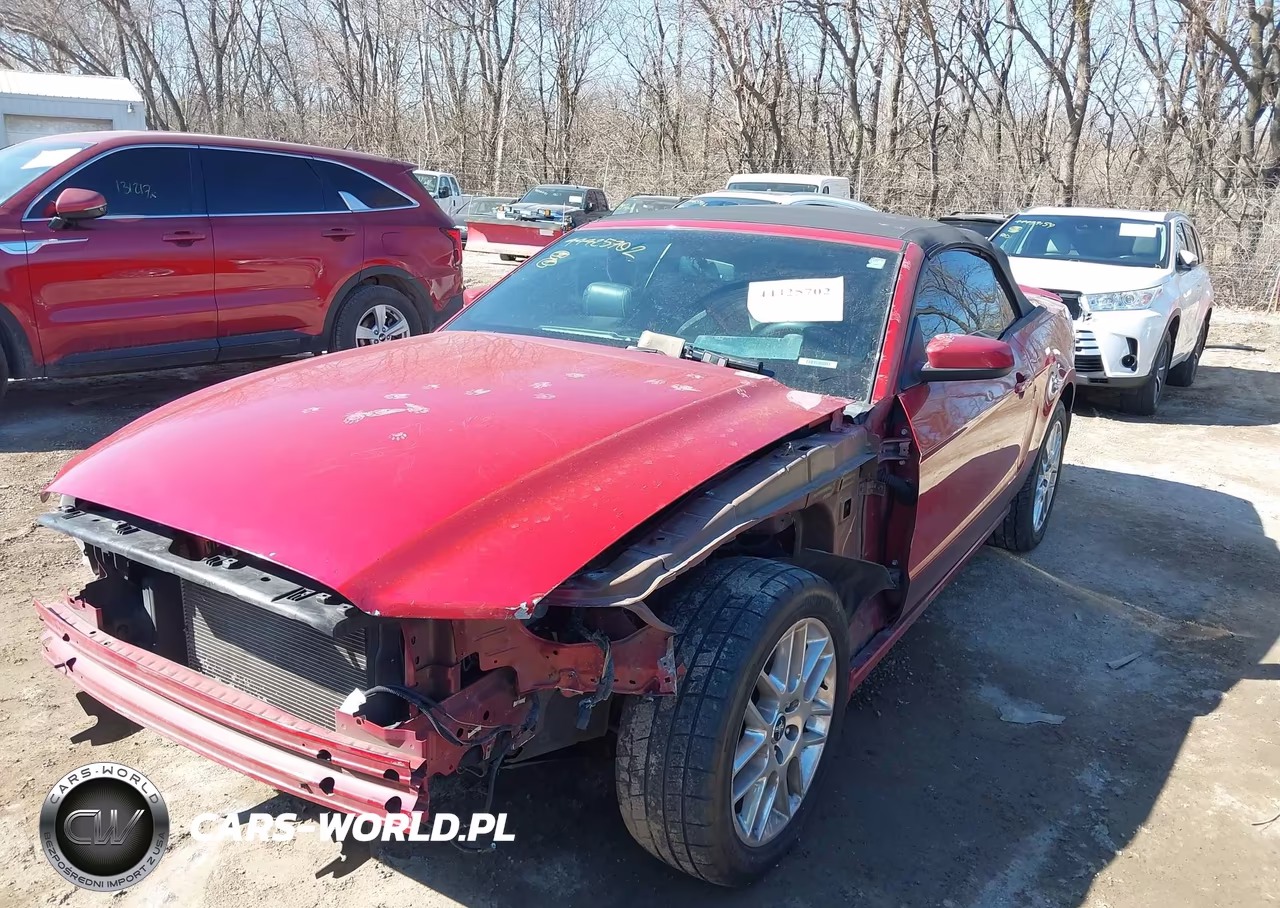 2013 Ford Mustang V6 Premium VIN:1ZVBP8EM0D5235518 - 6