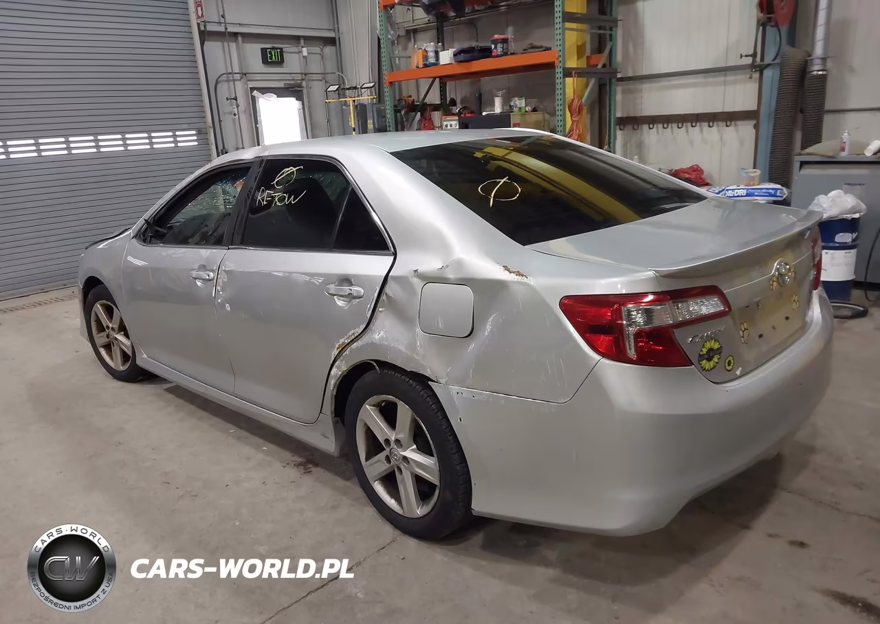 2014 Toyota Camry Se VIN:4T1BF1FK4EU407434 - 3