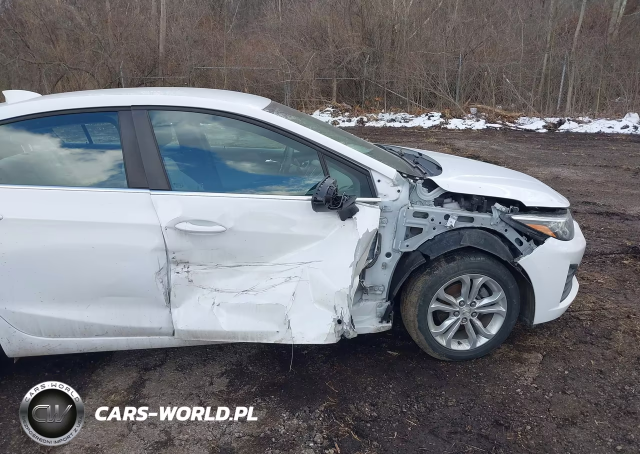 2019 Chevrolet Cruze Lt VIN:1G1BE5SM0K7146053 - 6