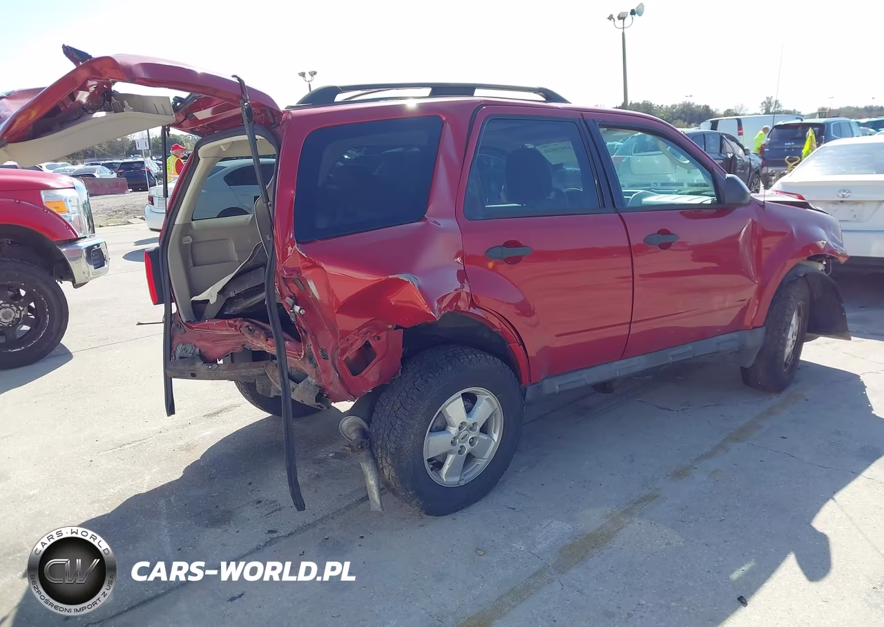 2010 Ford Escape Xlt VIN:1FMCU0D75AKB08771 - 4