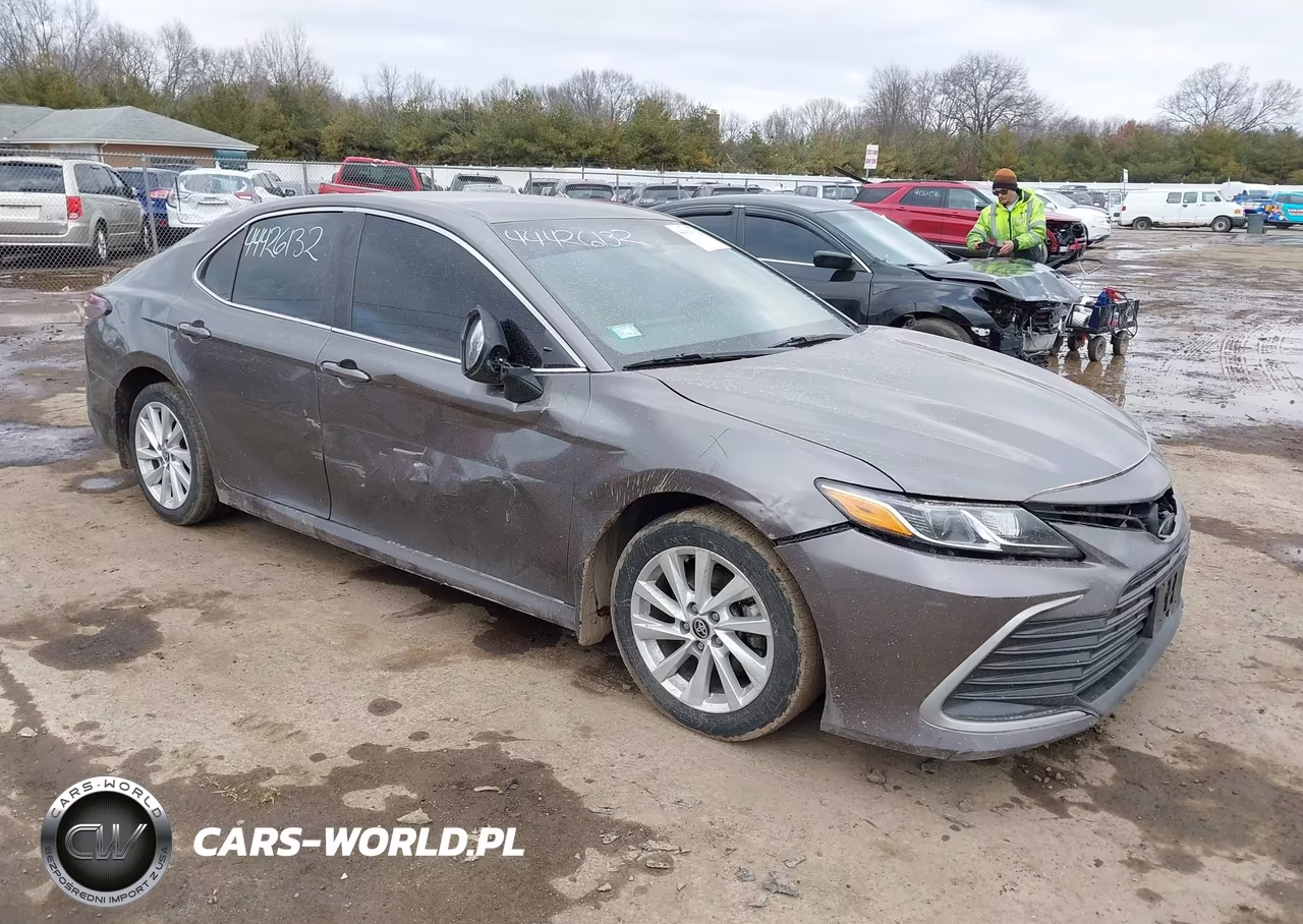 2024 Toyota Camry Le – zdjęcie 1 z 16