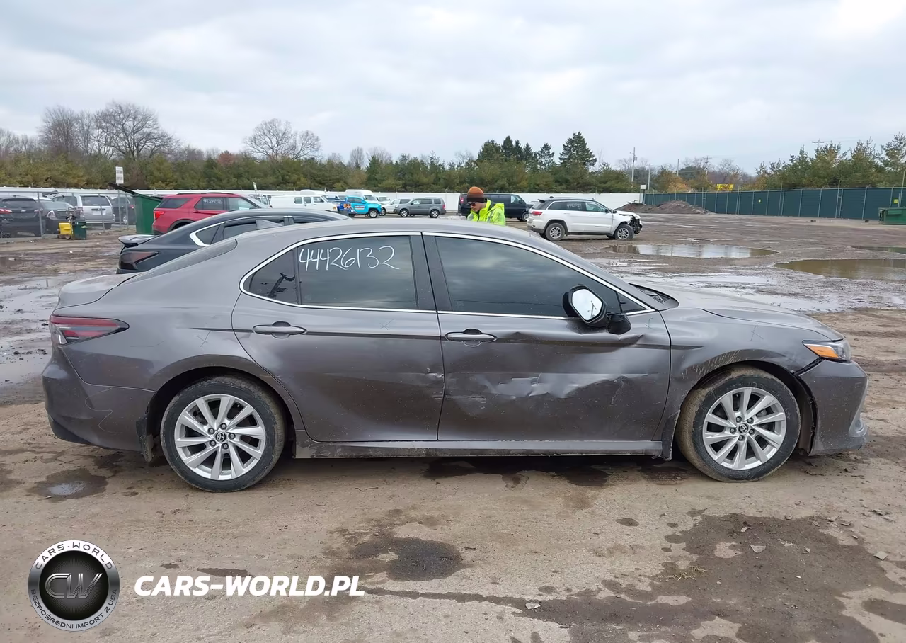 2024 Toyota Camry Le VIN:4T1C11AK1RU866940 - 13