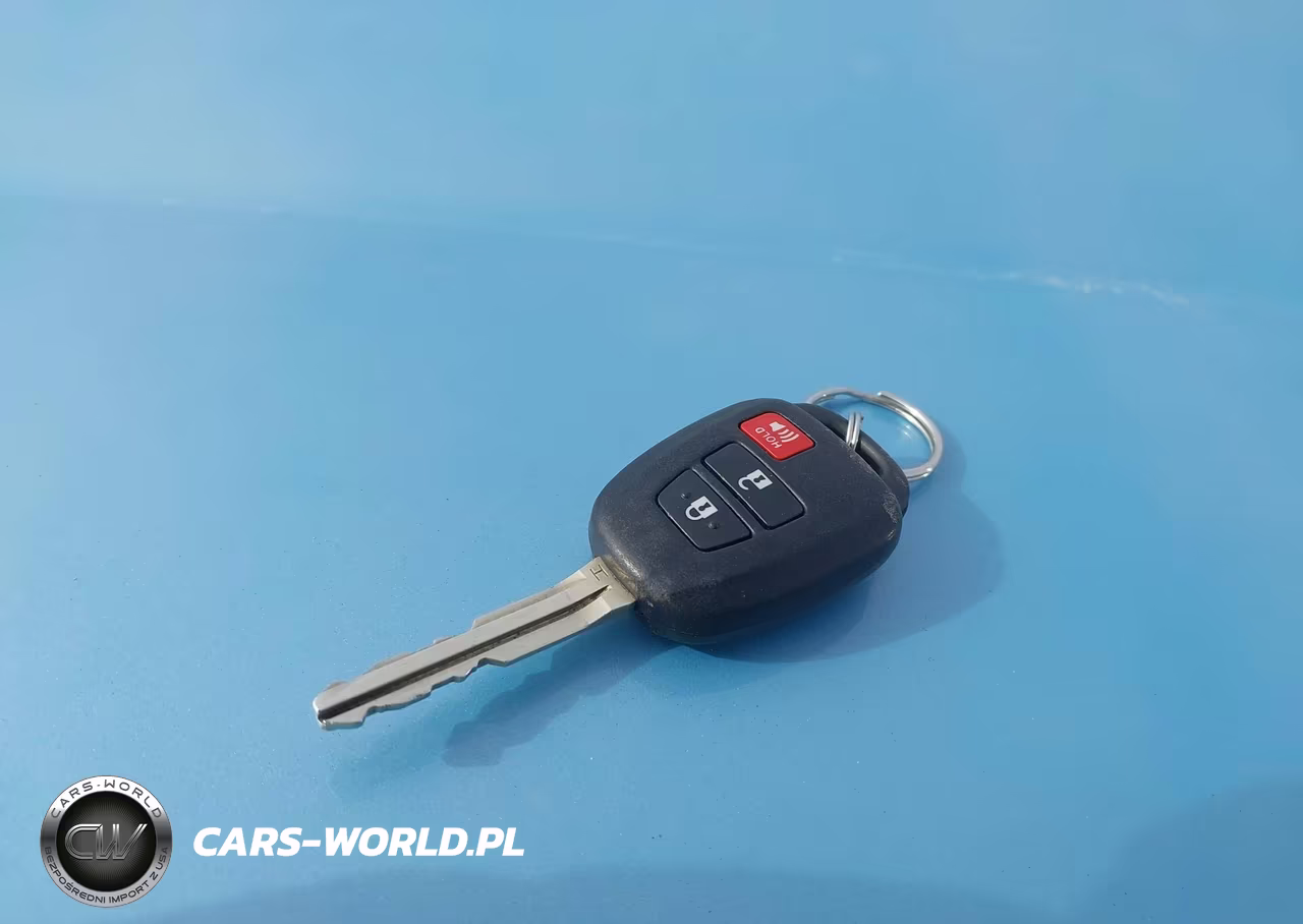 2015 Toyota Prius C Two VIN:JTDKDTB33F1114275 - 11