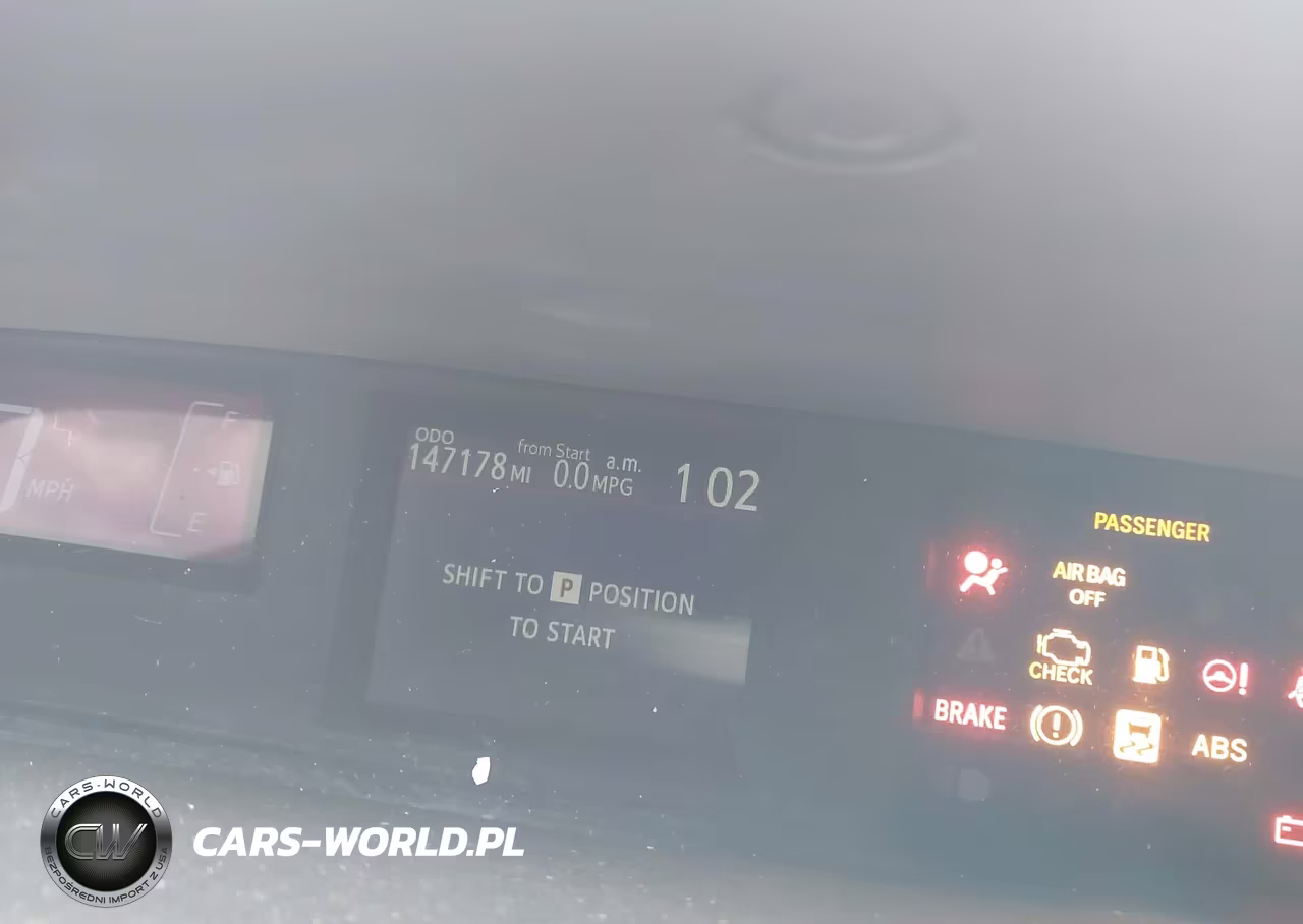 2015 Toyota Prius C Two VIN:JTDKDTB33F1114275 - 16