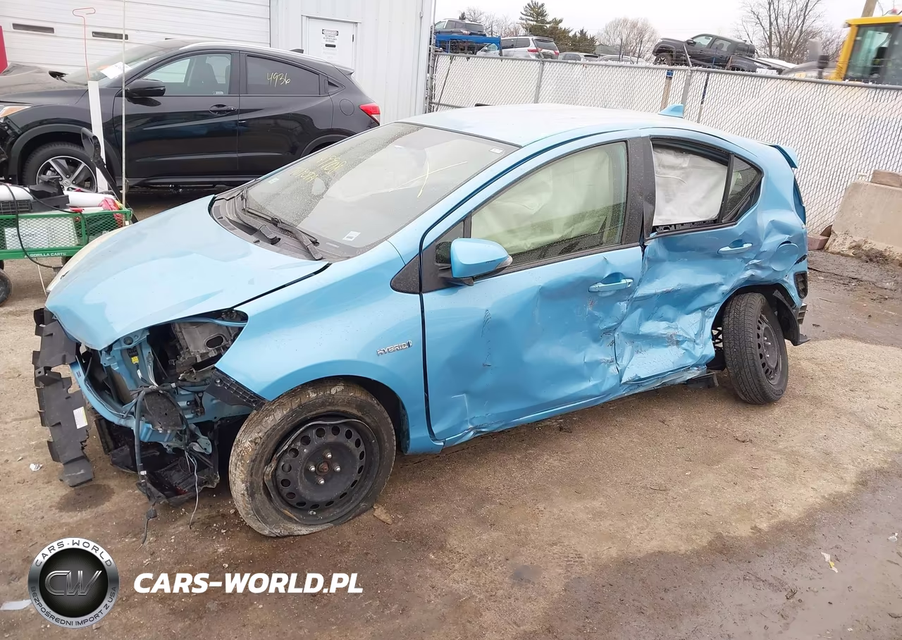 2015 Toyota Prius C Two VIN:JTDKDTB33F1114275 - 2