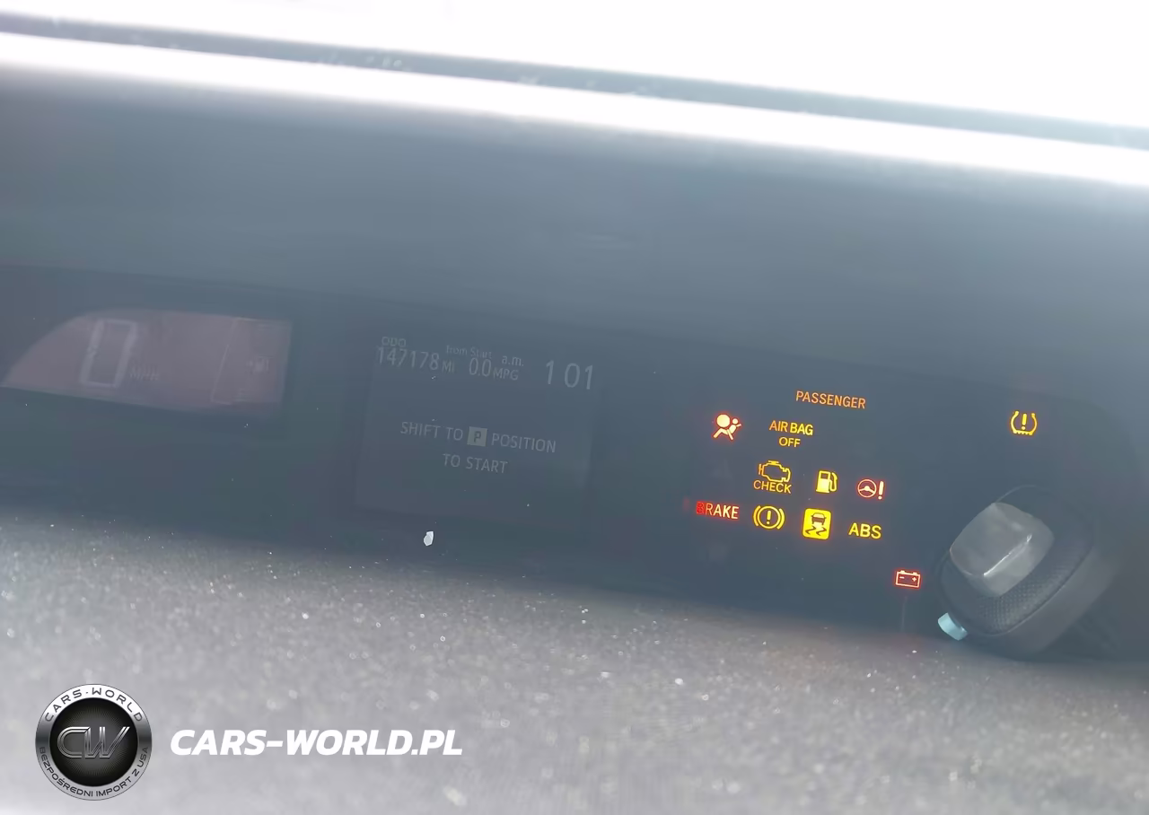 2015 Toyota Prius C Two VIN:JTDKDTB33F1114275 - 7