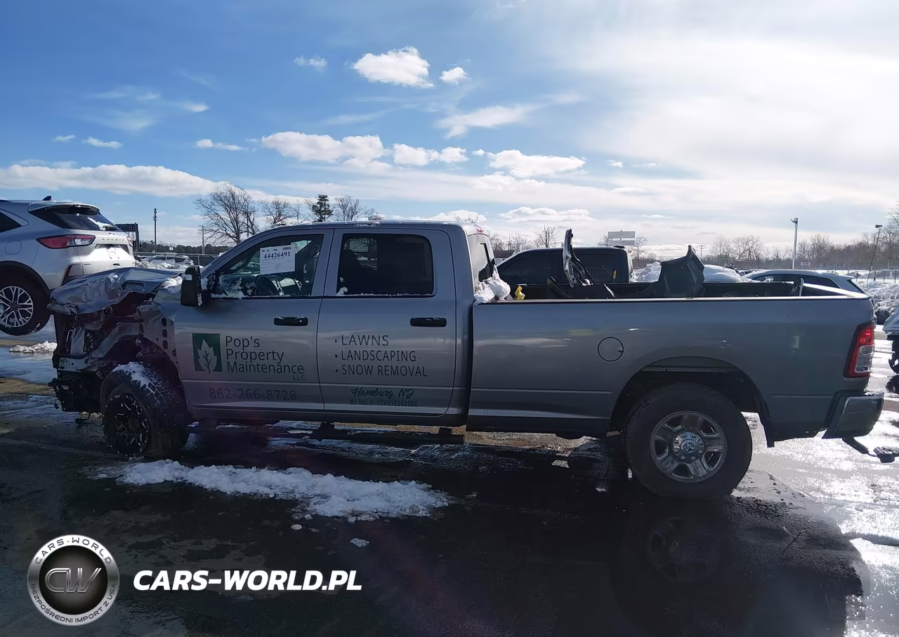 2023 Ram 2500 Tradesman 4X4 8' Box VIN:3C6UR5HL7PG504139 - 13