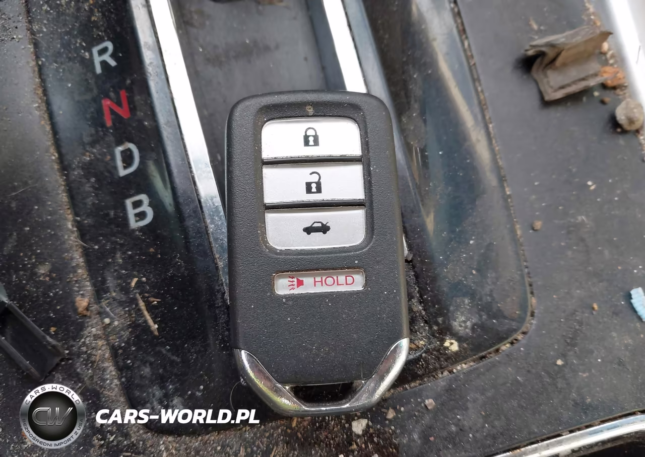 2015 Honda Accord Hybrid Touring VIN:1HGCR6F71FA007750 - 11