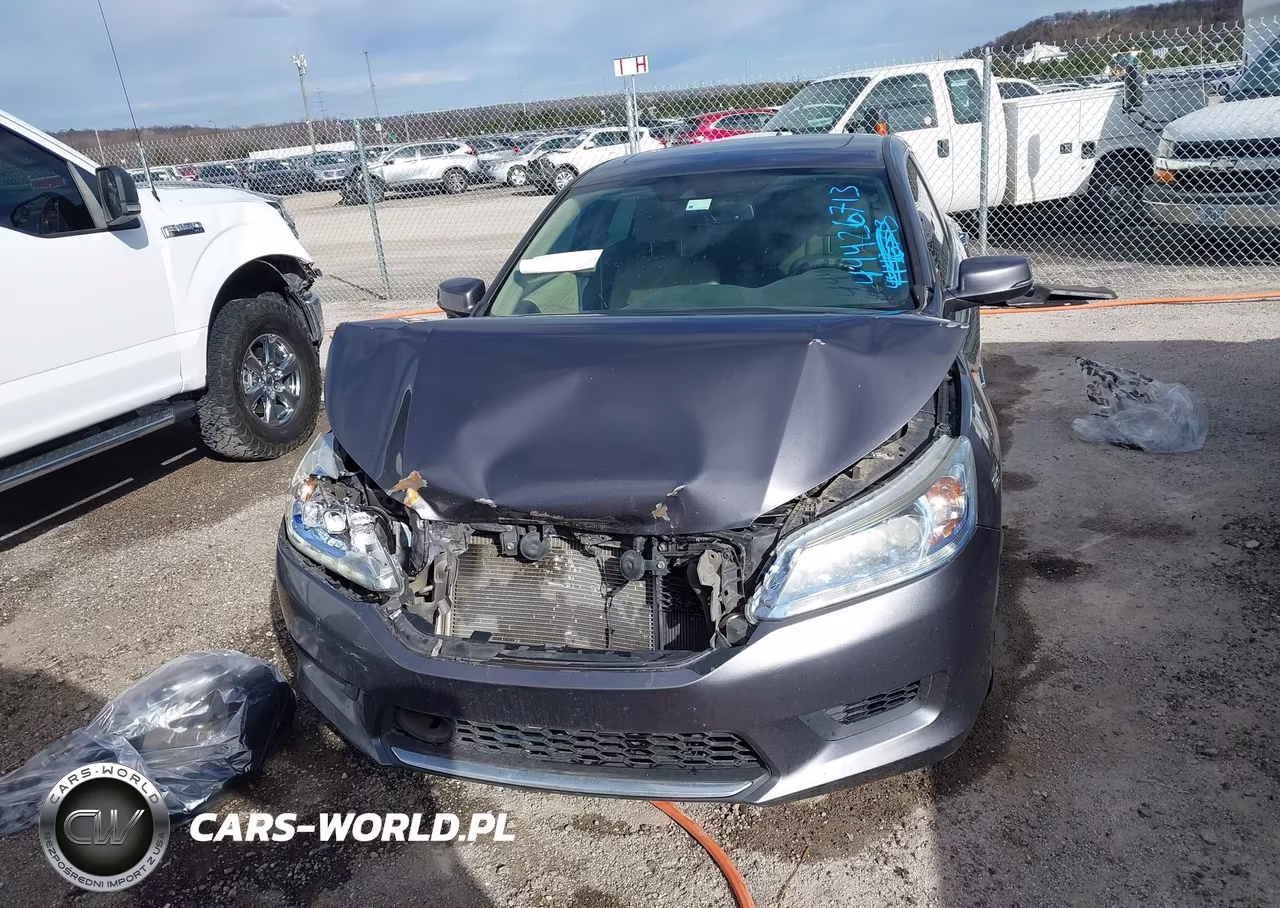 2015 Honda Accord Hybrid Touring VIN:1HGCR6F71FA007750 - 12