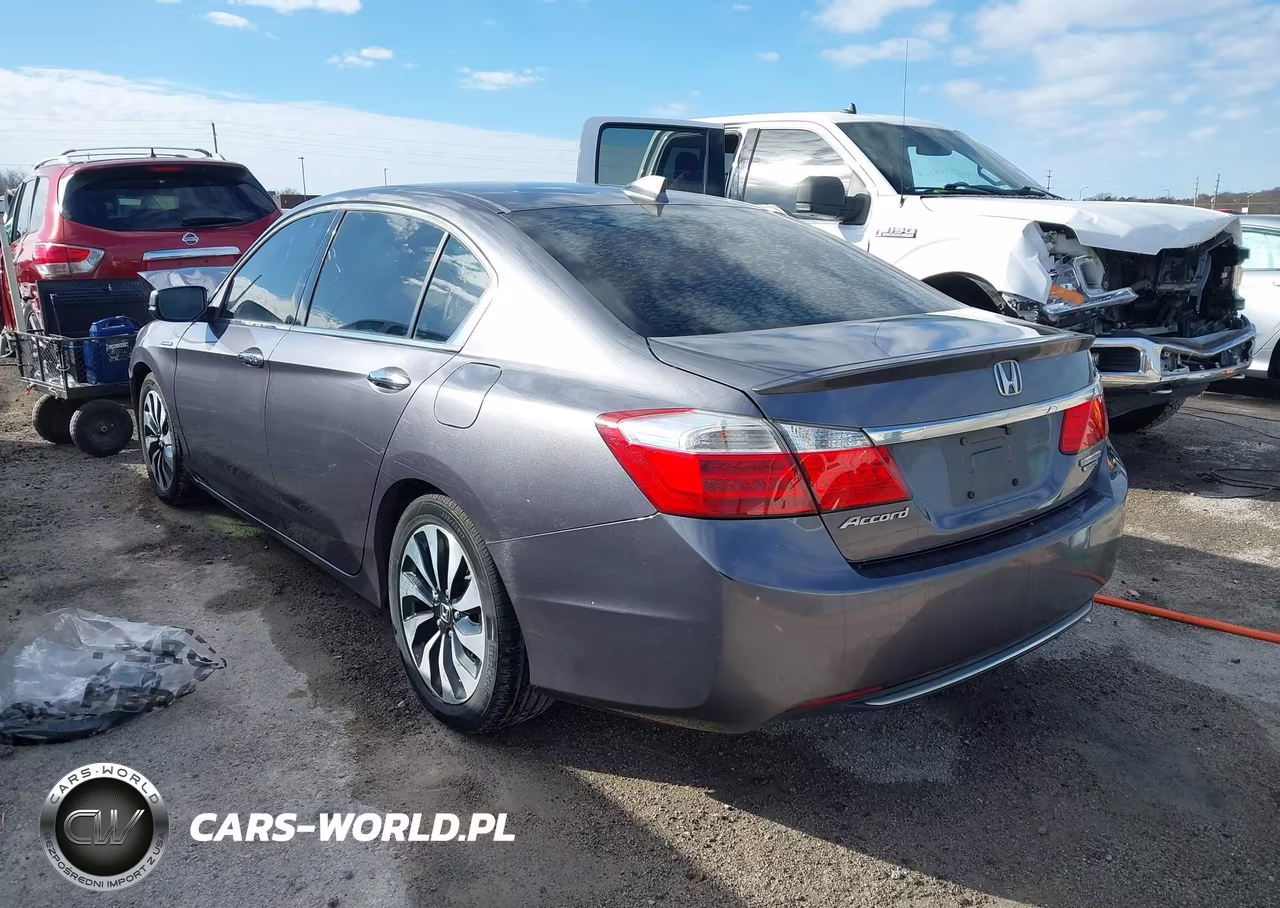 2015 Honda Accord Hybrid Touring VIN:1HGCR6F71FA007750 - 3