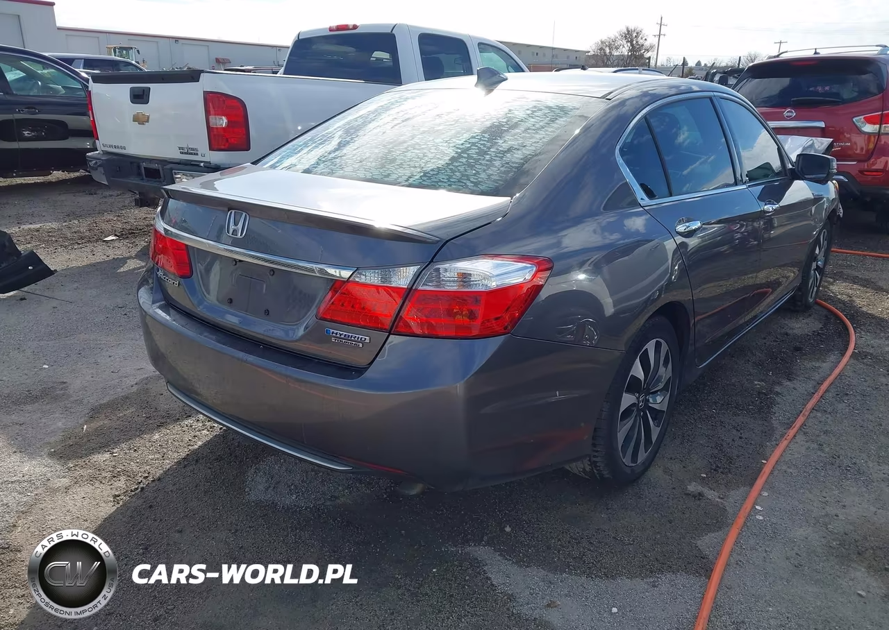 2015 Honda Accord Hybrid Touring VIN:1HGCR6F71FA007750 - 4