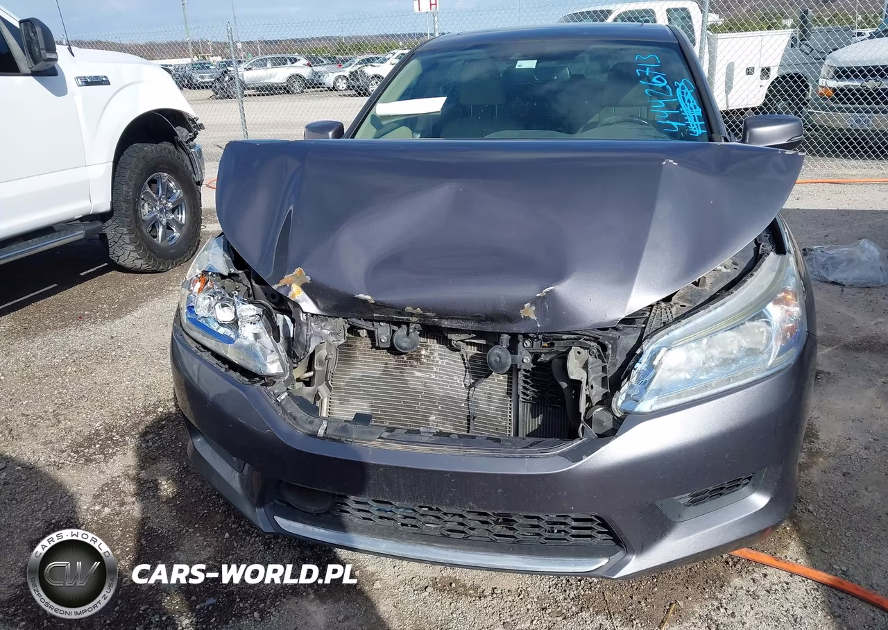 2015 Honda Accord Hybrid Touring VIN:1HGCR6F71FA007750 - 6